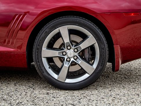 Used 2010 Chevrolet Camaro SS w/ RS Package RWD image 16