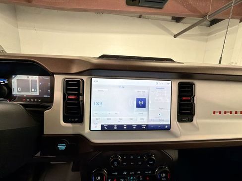 Used 2024 Ford Bronco Heritage Edition AWD/4WD image 13