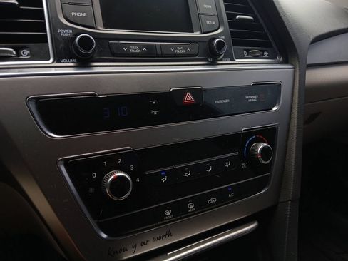Used 2015 Hyundai Sonata SE w/ Option Group 09 FWD image 36