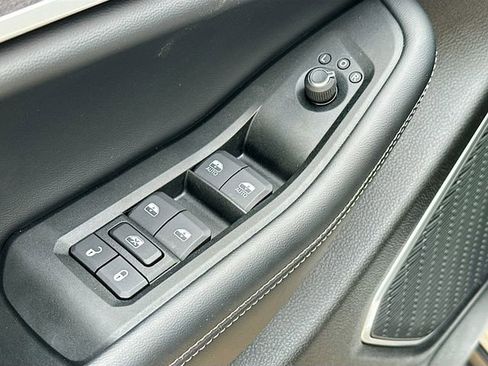 New 2025 Jeep Grand Cherokee Limited 4xe image 19