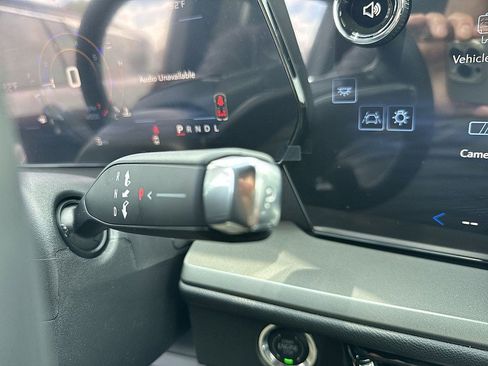 New 2025 Chevrolet Traverse LT w/ Driver Confidence Package image 6