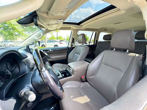Used 2022 Lexus GX 460 Premium w/ Premium Package AWD/4WD image 10