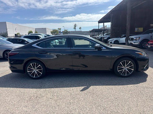 Used 2024 Lexus ES 350 w/ Premium Package FWD image 4