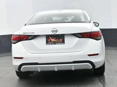 Used 2025 Nissan Sentra SV image 8