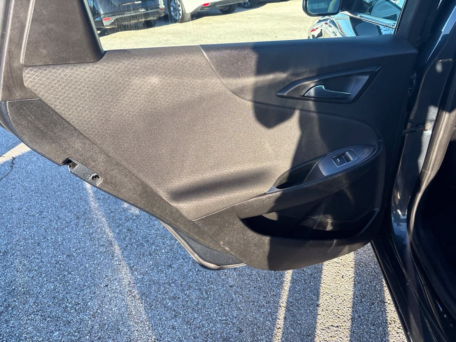 Used 2021 Chevrolet Malibu LT FWD image 15