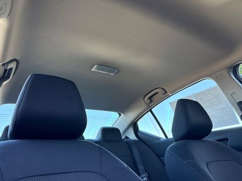 Used 2024 Nissan Altima 2.5 SV FWD image 19