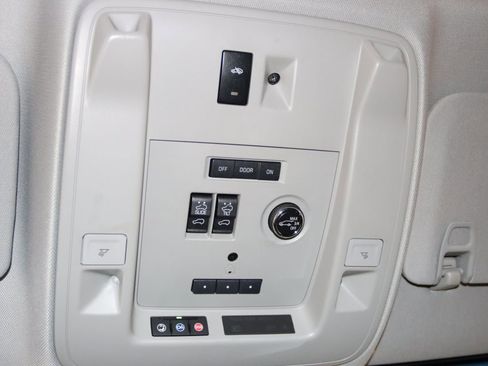 Used 2020 Cadillac Escalade ESV Premium Luxury image 51