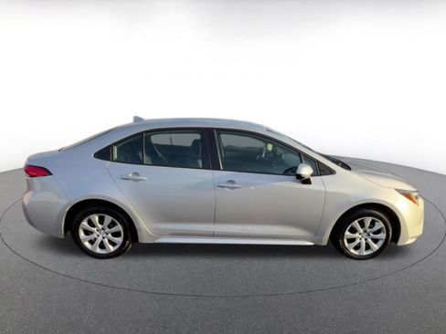 Used 2025 Toyota Corolla LE image 16