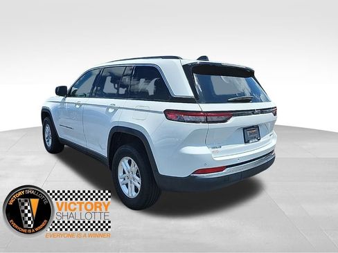 Certified 2023 Jeep Grand Cherokee Laredo image 9