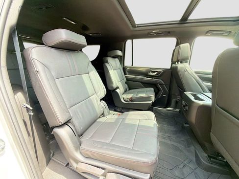 Used 2023 Chevrolet Suburban RST w/ Luxury Package AWD/4WD image 32