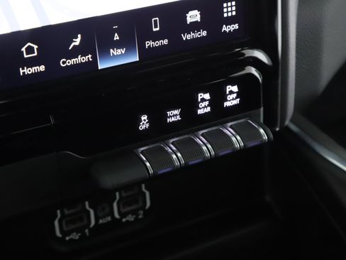 Used 2023 RAM 1500 Laramie AWD/4WD image 13