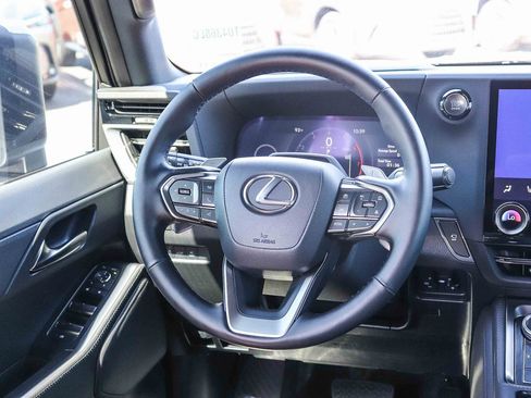 Certified 2026 Lexus GX 550 w/ Cold Area Package AWD/4WD image 17