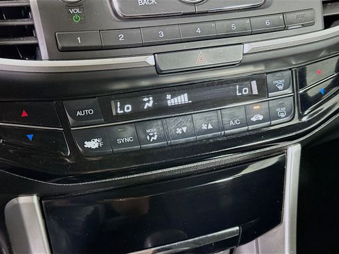 Used 2017 Honda Accord LX image 23