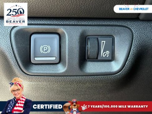 Used 2022 GMC Acadia SLE w/ Driver Convenience Package FWD image 34