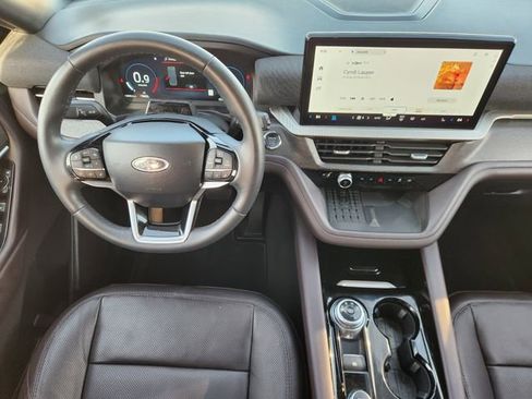 Used 2025 Ford Explorer Platinum w/ LUX Leather Package image 27