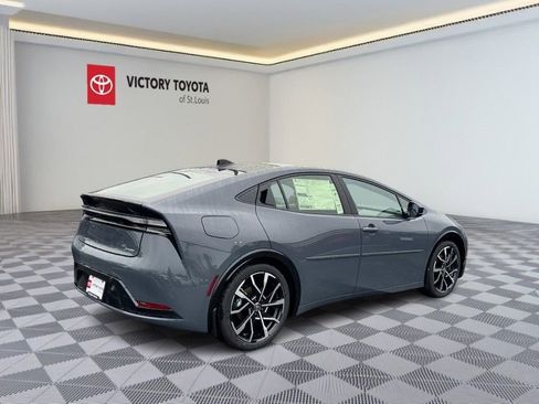 New 2026 Toyota Prius Plug-In Hybrid FWD image 3