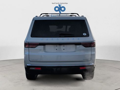 Used 2022 Jeep Wagoneer Series II w/ Premium Group I image 5