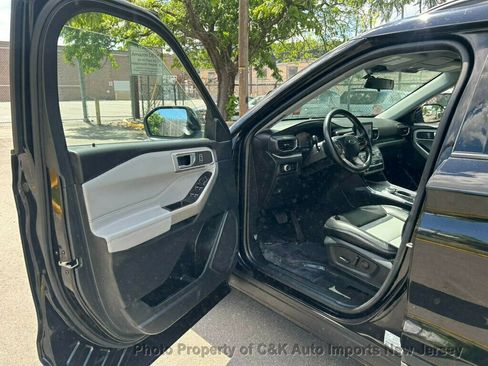 Used 2023 Ford Explorer XLT w/ Equipment Group 202A AWD/4WD image 25