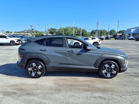 Used 2025 Hyundai Kona SEL FWD image 3