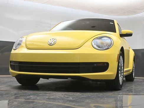 Used 2014 Volkswagen Beetle 2.5 FWD image 11