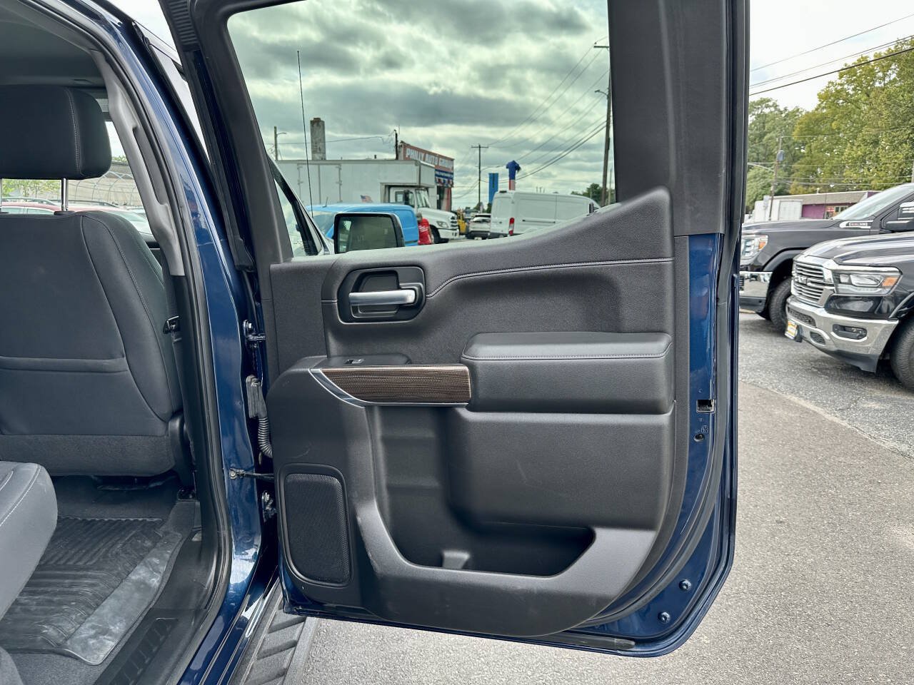 Used 2019 Chevrolet Silverado 1500 RST w/ All-Star Edition AWD/4WD image 17