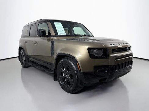 Certified 2025 Land Rover Defender 110 X-Dynamic SE AWD/4WD image 3