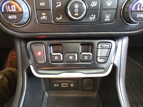 Used 2020 GMC Terrain Denali w/ GMC Pro Grade Package AWD/4WD image 67