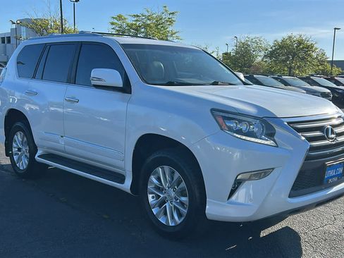 Used 2018 Lexus GX 460 Premium w/ Premium Package AWD/4WD image 3