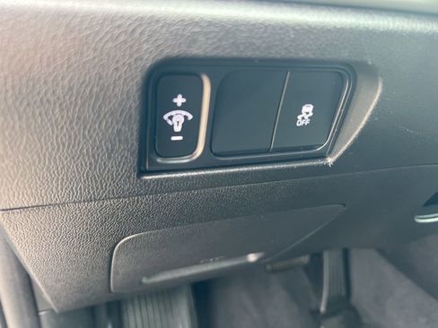 Certified 2024 Kia Sorento S w/ Panoramic Sunroof Package image 46