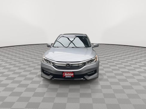 Used 2017 Honda Accord EX image 30