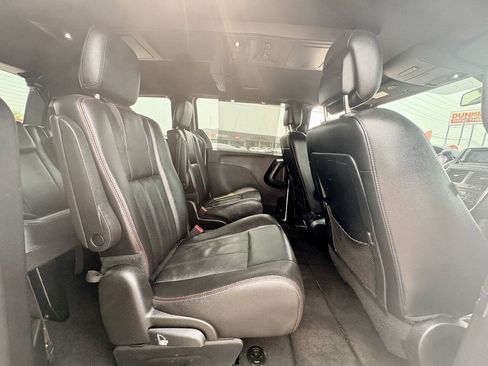 Used 2018 Dodge Grand Caravan GT FWD image 26