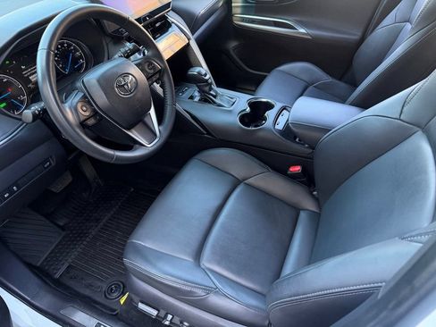 Used 2024 Toyota Venza XLE AWD/4WD image 19