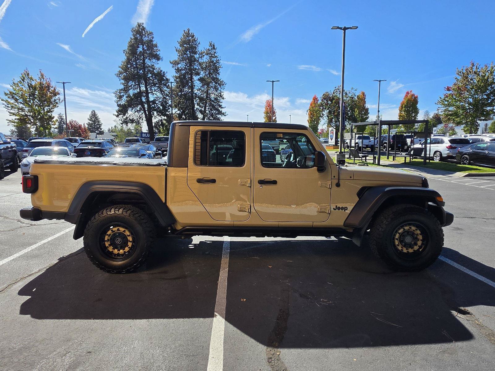 Used 2020 Jeep Gladiator Sport AWD/4WD image 7