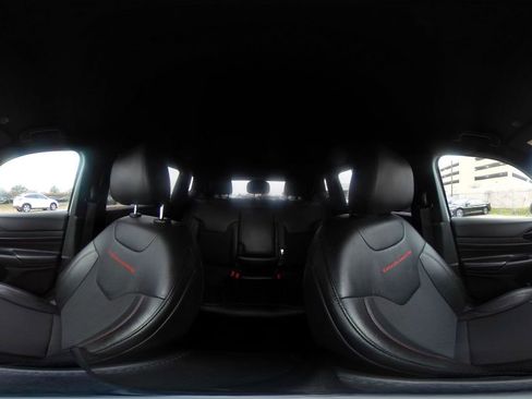 Used 2025 Jeep Compass Trailhawk image 41