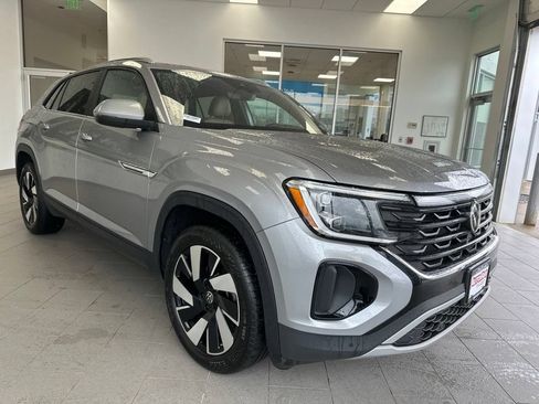Certified 2024 Volkswagen Atlas Cross Sport SE w/ Panoramic Sunroof Package AWD/4WD image 1
