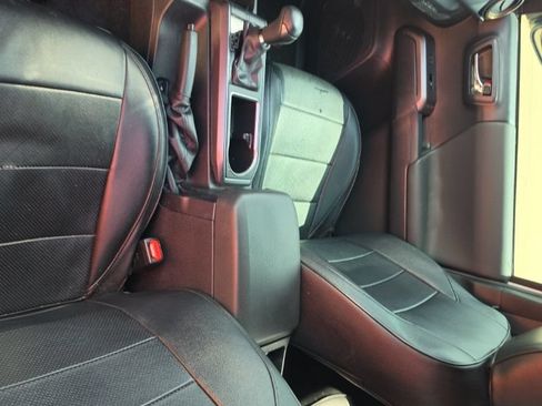 Used 2023 Toyota Tacoma TRD Off-Road w/ Technology Package AWD/4WD image 17