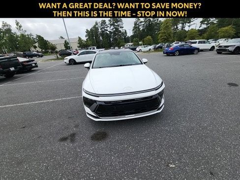 Used 2025 Hyundai Sonata SEL FWD image 3