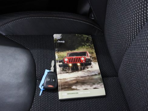 Used 2016 Jeep Wrangler Unlimited Sahara AWD/4WD image 47