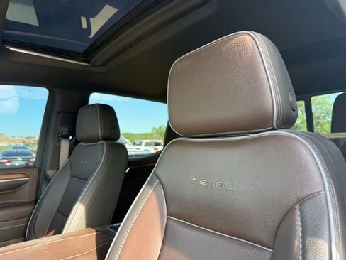 Used 2024 GMC Sierra 1500 Denali w/ Denali Reserve Package AWD/4WD image 13