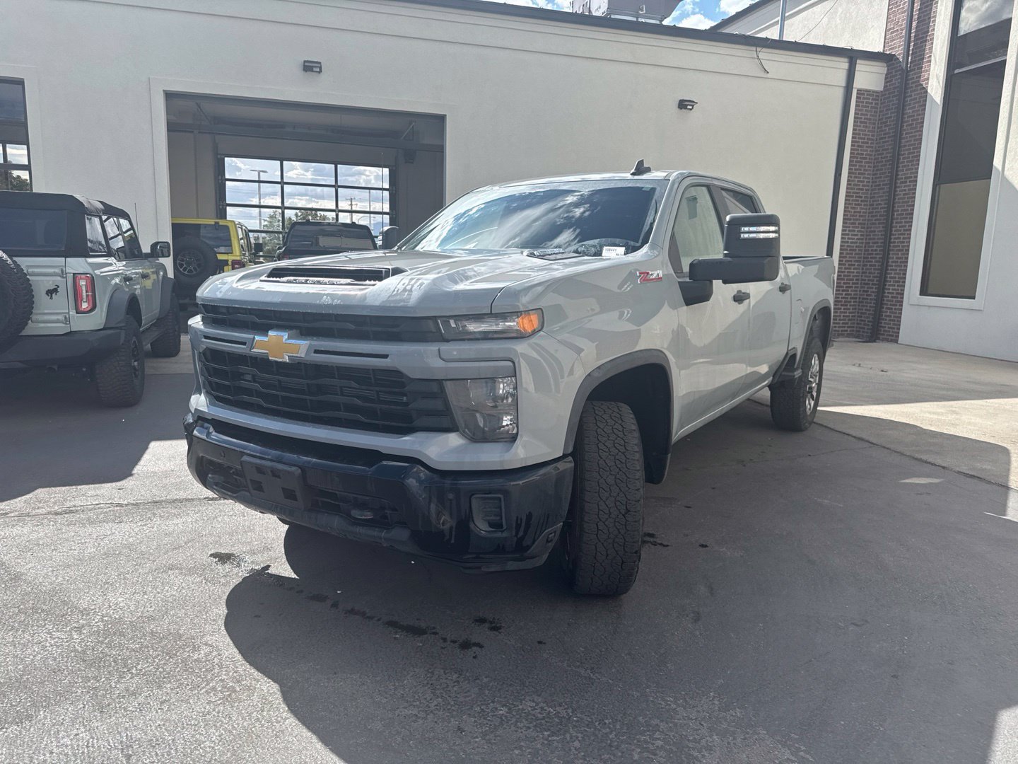 Used 2025 Chevrolet Silverado 2500 Custom w/ Custom Value Package AWD/4WD image 4