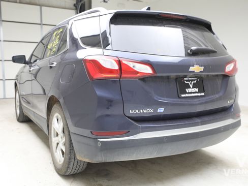 Used 2018 Chevrolet Equinox Premier FWD image 2