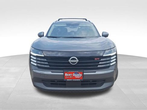 Certified 2025 Nissan Kicks SR FWD image 2