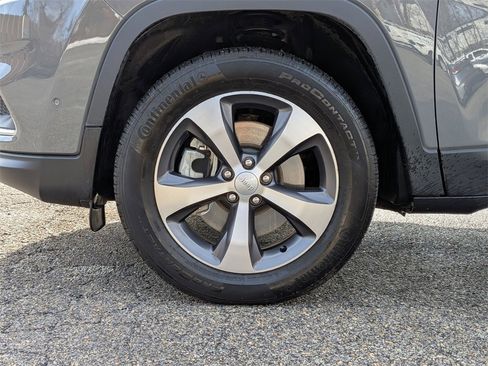 Certified 2022 Jeep Cherokee Limited image 27