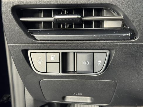 Used 2022 Kia EV6 Light image 17