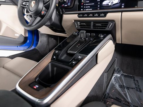 Certified 2025 Porsche 911 Carrera image 28