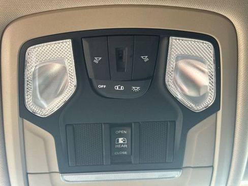 Used 2020 RAM 1500 Big Horn AWD/4WD image 35