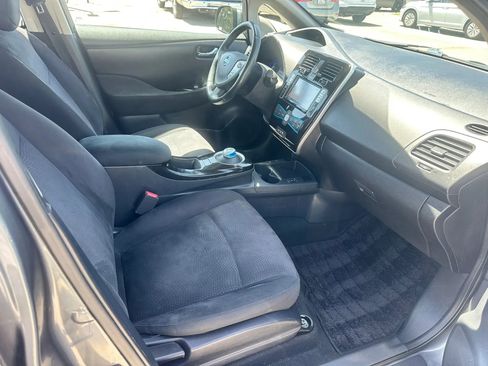Used 2015 Nissan Leaf SV w/ LED & Quick Charge Package image 16