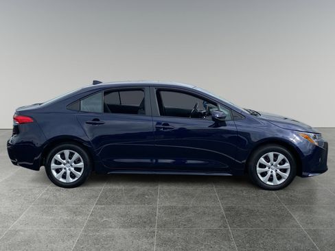 Used 2025 Toyota Corolla LE FWD image 6