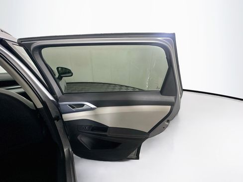 Used 2026 Volkswagen Taos SE FWD image 28