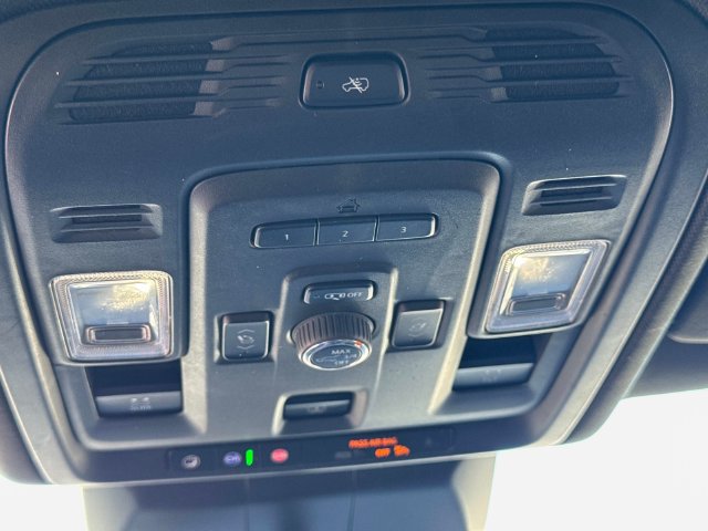 Used 2023 Cadillac Escalade Premium Luxury AWD/4WD image 24